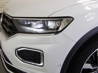 Volkswagen T-Roc 1.5 TSI 150pk 7-DSG R-line / 19