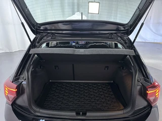 Volkswagen Polo 1.0 TSI Life Business Camera Stoelverwarming Navigatie App-Connect DAB+ / 9