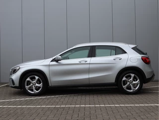 Mercedes-Benz GLA 200 Premium  | Trekhaak | 360 Camera | LED / 15