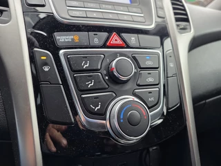 Hyundai i30 1.6 GDI i-Drive Cool AIRCO LM / 21