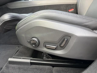 Volvo XC60 2.0 T6 Plug-in hybrid AWD Plus Black Edition / 14