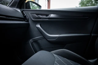 Skoda Karoq 1.5 TSI ACT Sportline Business | Autom. | Navi | PDC | Cruise | LED / 23