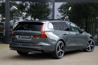 Volvo V60 T8 AWD Plus Dark / 26