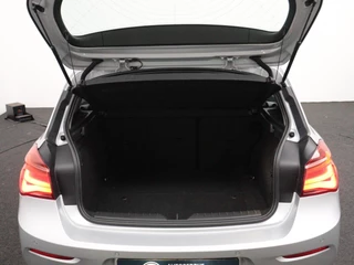 BMW 1-serie 118i | Stoelverwarming | Cruise Control | Parkeersensoren | Navigatie / 19
