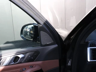 BMW X5 xDrive50e | M SPORT | LEDER | MEMORY | 360° CAMERA | H&K | CRUISE | NAVI | STOELVERW. | SOH 96.5% | / 21