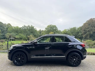Volkswagen T-Roc 1.5 TSI Sport Business R | Pano | Camera | Keyless | / 22