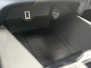 Lancia Ypsilon Edizione Limitata Cassina Navigatie | Apple carplay/Andriod auto | Cruise control | Velours bekleding | Achteruitrij camera | / 33