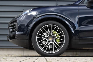 Porsche Cayenne 3.0 E-Hybrid Sport Chrono  | Pano | Trekhaak | 360 Camera | Bose | Stuurverwarming | Luchtvering | Orig. NL | / 48