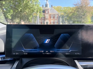 BMW i5 Touring eDrive40 Business Edition 84 kWh | SOH 96% | Pano | BTW | / 14