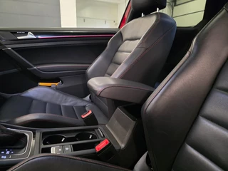 Volkswagen Golf 2.0 TSI GTI Clubsport / 265-360PK / NAP = UNIEK !! / NWE TURBO / PANO / DYNAUDIO / CAMERA / CARPLAY / 19 INCH ! / 50