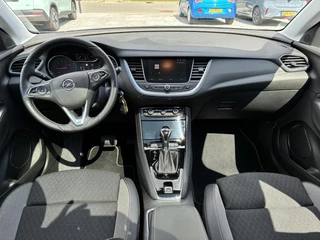 Opel Grandland X 130 PK 8-Traps Automaat | Climate control | Panorama dak | Winterpakket | Navigatie | Parkpilot | LM-Velgen | Trekhaak | AGR | Xenon verlichting / 45