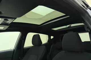 Ford Fiesta 1.0 EcoBoost ST-Line | Panoramisch Schuifdak | Climate control | Navigatie | Lichtmetalen velgen| Parkeersensoren | Keyless start | Extra getint glas / 20