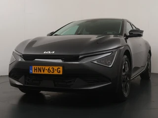 Kia EV6 Air 84 kWh  - Stoel-/stuurverwarming - Cruise Control Adaptief - Climate Control - CarPlay - Fabrieksgarantie tot 05-2033 / 2