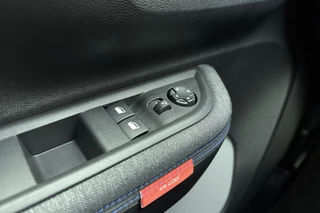 Citroen C3 1.2 Turbo 100pk Plus | Navigatie via carplay | Airco | Dakrails | DAB Radio | Cruise control | Parkeersensoren achter | LED Verlichting / 17