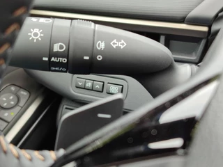Toyota bZ4X Touring EXECUTIVE AWD 75 kWh NIEUW! PANODAK JBL-AUDIO 1500KG TREKGEW LM-VELGEN 20" 4S-BANDEN STOELVERW/KOELING STUURVERW BLIND SPOT WARMTEPOMP EL-ACHTERKLEP / 21