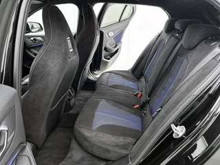 BMW 1-serie M135i xDrive | Camera | Stoelverwarming |Harman/Kardon | HeadUp Display | Cruise Control / 29