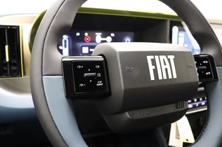 Fiat Grande Panda La Prima 44 kWh | Navigatie | Climate control | Achteruitrijcamera | Cruise control | Dakrails | Stoel- en stuurverwarming | Lichtmetalen velgen / 31