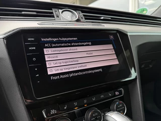 Volkswagen Arteon 2.0 TSI Business R - NL Auto Leder Pano Navi 19inch LMV / 45