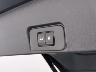Nissan X-Trail 1.5 e-4orce N-Connecta Family Pack NET ONDERHOUD GEHAD BIJ NISSAN!| VOLLEDIGE FABRIEKS GARANTIE TOT 03-2028 | VOOR & ACHTERSTOELEN VERWARMD | STUURWIEL VERWARMD | 7 PERSOONS! | KEYLESS | DODE HOEK | 360 CAMERA | APPLECARPLAY | ADAP. CRUISE | / 14