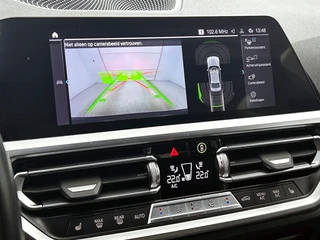 BMW 3-serie 330e xDrive | Dravit Grau | Camera | Stoelverwarming | Memory Stoelen | / 24