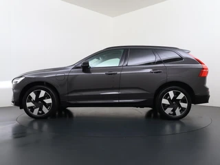 Volvo XC60 Plug-In Hybrid AWD T6 Plus Dark Recharge ADAPT. CRUISE CONTROL | STUUR & STOEL VERWARMING | PANORAMA DAK | 360 GRADEN CAMERA | ELEK. STOELEN MET GEHEUGEN | HARMAN/KARDON AUDIO / 6