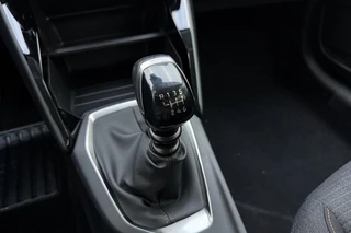 Peugeot 208 1.2 Turbo 100 Style Camera l Bluetooth l Apple Carplay & Android Auto l PDC achter l LED verlichting l Navigatie full-map l Rijstrook sensor / 20