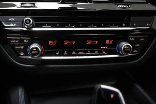 BMW 5-serie 530e xDrive M-Sport | CAMERA | TREKHAAK | DAB | APPLE / 42