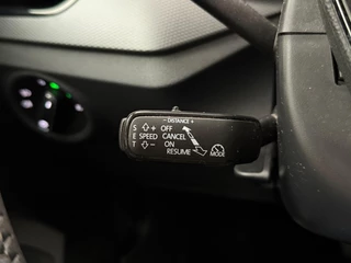Skoda Kamiq 1.0 TSI Ambition | Automaat | Adaptive cruise | Stoel & stuurverwarming | CarPlay | Afneembare trekhaak / 17