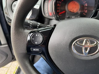 Toyota Aygo 1.0 VVT-i x-clusiv / 18