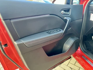 Renault Captur 1.3 TCe 160 EDC R.S. Line  | Automaat | All Seasons | Navigatie | Groot Scherm | Achteruitrijcamera + Parkeersensoren | Draadloze Telefoonlader | Climate Control | Luxe Pook | Apple CarPlay/Android Auto / 45