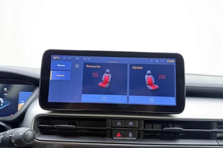 Jeep Avenger 1.2 e-Hybrid 110pk Black Edition | 8 Jaar Fabrieksgarantie | Panoramadak | Keyless | Navigatie | JBL audio | Elektrische kofferklep | Adaptieve cruise control | Stoelverwarming / 26