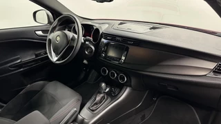 Alfa Romeo Giulietta 1.4 Turbo MultiAir Super AUTOMAAT ECC CRUISE NAVI. / 19