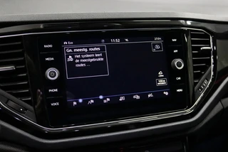 Volkswagen T-Roc 1.5 TSI DSG Sport Adaptive l Camera l Virtual Cockpit / 18