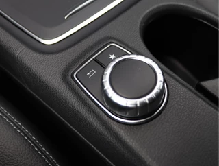 Mercedes-Benz GLA 200 Premium  | Trekhaak | 360 Camera | LED / 52