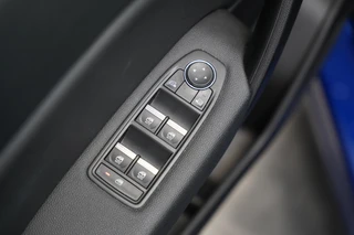 Renault Captur 1.6 E-Tech Hybrid 145 Intens  Full-led Navigatie Trekhaak / 11