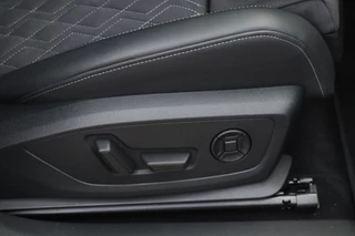 Audi Q4 e-tron 50 quattro S Edition 77 kWh Optiek Zwart S-Line/Pano/Leder/Matrix LED/Elek. stoelen+mem/Head-up/Camera/Keyless/20" / 28