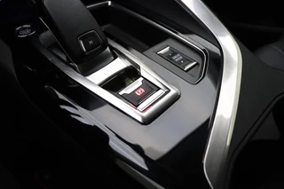Peugeot 5008 1.2 PureTech Allure Pack Business AUTOMAAT | 7-Zits | Dodehoek Detectie | Navigatie | Achteruitrij Camera | 1e eigenaar / 30
