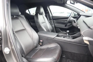 Mazda 3 2.0 e-SkyActiv-X M Hybrid 180 Comfort|Leer|Stoel+Stuurverwarming|HUD|Camera|ACC / 10
