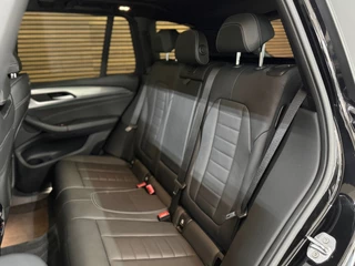 BMW X3 XDrive30i High Ex. M-Sport | Shadow-Line | Pano | Trekhaak | 20"| Ambient | Driving + Park Assist | Adaptief M-onderstel / 18