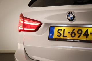 BMW X1 xDrive20i High Executive | PANORAMADAK | HEAD UP | STOELVERWARMING | TREKHAAK / 27