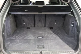BMW 5 Serie Touring 520i High Executive M Sport Pakket Automaat  / Trekhaak / Navigatie Professional / Achteruitrijcamera / Comfortstoelen / DAB / Apple Carplay / Stoelverwarming / Adaptief Onderstel / Cruise Control / LED / 45