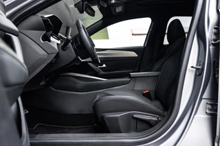 Peugeot 308 SW 1.6 Plug-in Hybrid 225 GT  | SOH 100% | Pano | Camera / 29