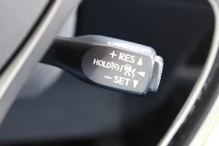 Toyota C-HR 1.8 HYBRID PREMIUM Stoel/stuurverwarming , Afn. Trekhaak / led. / 28