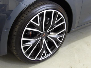 CUPRA Leon 1.4 e-Hybrid 245pk DSG-6 / 12