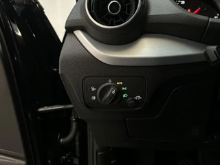 Audi Q2 30 TFSI Epic LED Navigatie Parkeersensoren Climate Control / 23