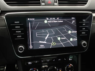 Škoda Superb 1.4 TSi 218 Pk iV Sportline Business | Panoramadak | Adaptive Cruise | Stuur/Stoel Verwarming | CarPlay | 19 Inch | 89.796 Km !! / 31