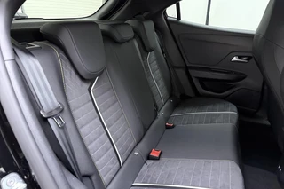 Opel Mokka Electric GSE 54 kWh | GSE | Stoel/stuurverwarming | Achteruitrijcamera | Unieke uitvoering | 20" Lichtmetalen velgen | Adapt. Cruise control | Alcantara sportstoelen / 16