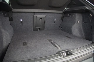 Volvo XC40 2.0 B3 Core MY2026|Leder|Keyless|PDC|Camera|Carplay / 24