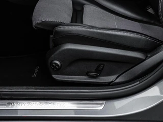 Mercedes-Benz C-klasse Estate 180 Premium | LED | Trekhaak | Camera | Apple CarPlay/Android Auto | Stoelverwarming | Dodehoekdetectie | Dealeronderhouden / 33