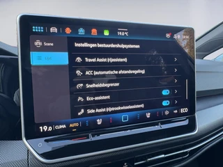 Volkswagen Golf 1.5 eHybrid GTE / 5JR Garantie / Pano / Leer / Trekhaak / Matrix / Keyless / DCC / HUD / 27